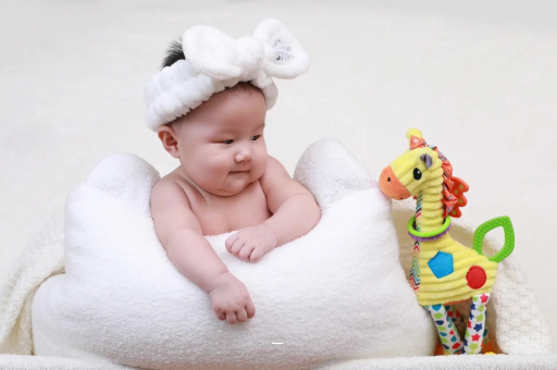 陆丰宝宝打嗝吐奶怎么回事